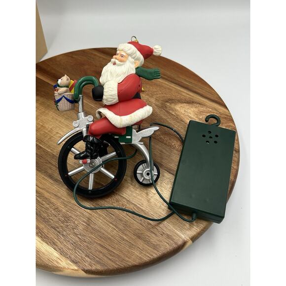 Vtg Avon Cycling Santa Musical Ornament New in Gift Collection Box Christmas - Picture 2 of 10